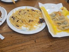 -东来菜馆•手抓海鲜家常菜•海鲜锅贴(鸽子窝店)