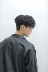 -一家只做男发烫染的店