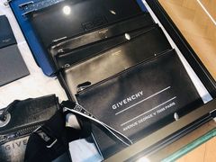 -GIVENCHY(佛罗伦萨小镇奥莱店)