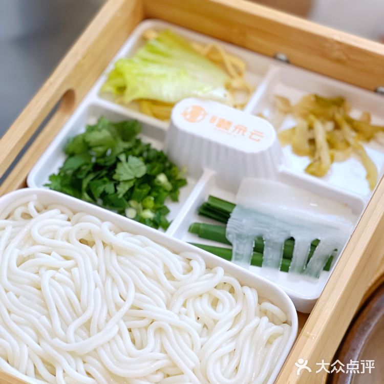 仪式感满满的金汤过桥米线🍜汤鲜味美