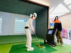 -新浪高尔夫新天地室内高尔夫练习场(国贸·中海广场店)