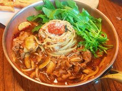牛肉辣油意面-I HOLIC艾豪丽披萨(KKone店)