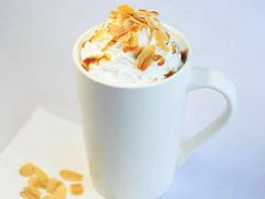 榛果焦糖拿铁-海梦1924 coffee