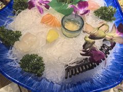 -青瓦餐厅·生鱼片·韩园烤肉(西塔店)