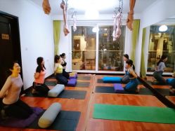-Yvon yoga 瑜伽·精准体态管理中心