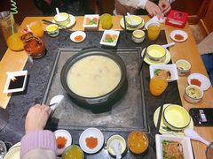 -有一锅·野生菌黑山羊腊排骨火锅(古城北门店)