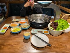 -明洞阿姨·韩式酱蟹烤肉·创意料理(三元桥店)