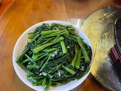 -临江餐馆二楼美食部落
