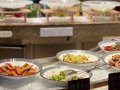 自助取餐区-咖啡苑自助餐厅·中国大饭店