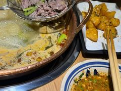 -洱火云南酸菜牛肉火锅(石景山当代商城店)