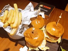 -麦落精酿啤酒餐吧(先农大院店)