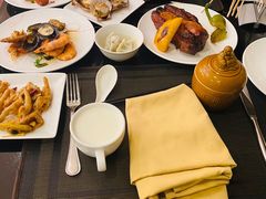 -怡豪大饭店·银顶旋转餐厅