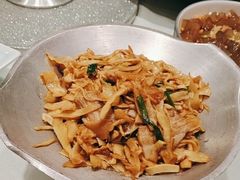 -海派美食·家宴海鲜青岛菜·石锅鲽鱼头(东方城店)