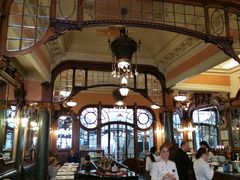 -Majestic Café