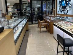 -亨吉利世界名表中心(砂之船奥莱店)