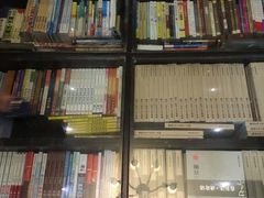 -钟书阁(松江泰晤士小镇店)