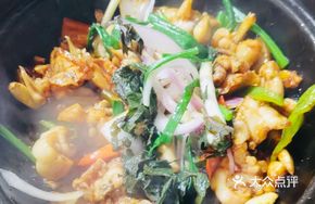 Stir-Fried Chicken with Ginger in Clay Pot