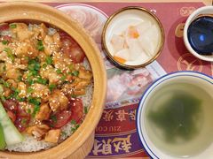 腊肠滑鸡煲仔饭-赵财财·肠粉·煲仔饭(华润万象城店)