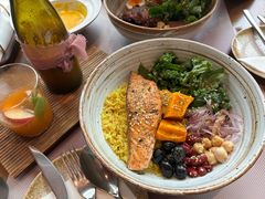 香煎三文鱼配姜黄饭-FOOOO CITY CLUB 孚乐里音乐西餐酒吧(悠方店)