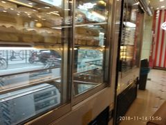 -红宝石·鲜奶小方·海派西点房(南丹店)