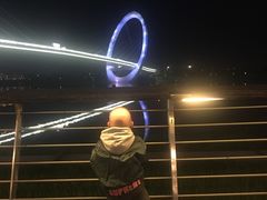 -南京眼步行桥