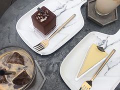 -UNI UNI(环亚凯瑟琳店)