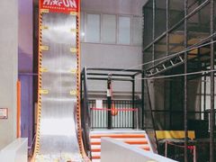 -嗨翻Hi-Fun竞技主题乐园·蹦床亲子生日轰趴(国光1937店)