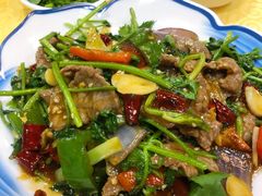 香菜炒牛肉-金鸡厨房(夏湾店)