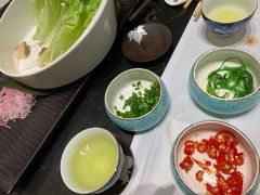 -红鼎豆捞·非遗鲍皇汤火锅(宝丰路店)