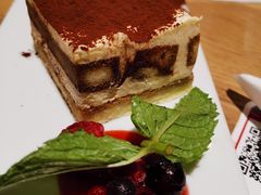 -必胜客(新中纬店)