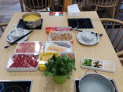 -杨老板·海鲜集市火锅·鲜切牛肉(中防万宝店)