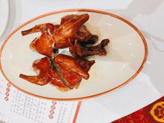 玻璃脆皮乳鸽皇-新雅粤菜馆(南京东路店)