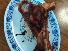 -老天桥酱肉烧饼夹肘子(天桥店)
