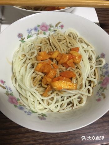 香味扑鼻、美味极了！可能是太长时间没有品尝到热干面了