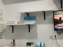 -世龙世家灰指甲·甲沟炎·跖疣护理·修脚(东江湾路店)