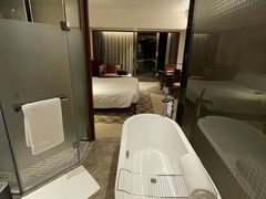 -三亚湾海居雅高铂尔曼度假酒店