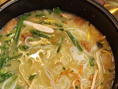 -银米·云南传统过桥米线(双廊黑金冠店)