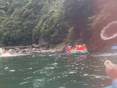 -安吉龙王山峡谷漂流