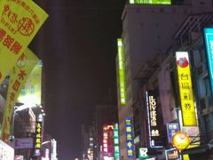 -六合夜市