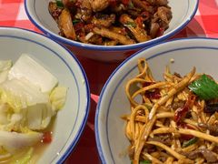 腊肥肠炒杏鲍菇-荆九爷爆炒桥头三嫩(浙大店)