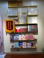 -Mamom club 慢会所(爱丁堡店)