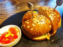 -HIGH FIVE哈福手工汉堡(桂林路店)