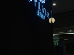 -POKEE VIA&Brunch·维娅(重庆来福士店)