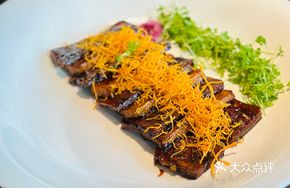 Golden Thread Abalone Mushroom Baked Snowflake Beef Tongue