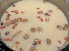 -尚尚仙·酸汤猪手·猪肚鸡火锅(华联万柳购物中心店)