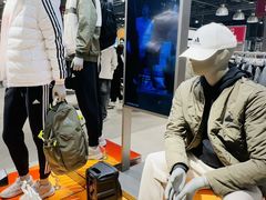 -百年港湾奥特莱斯(香炉礁店)