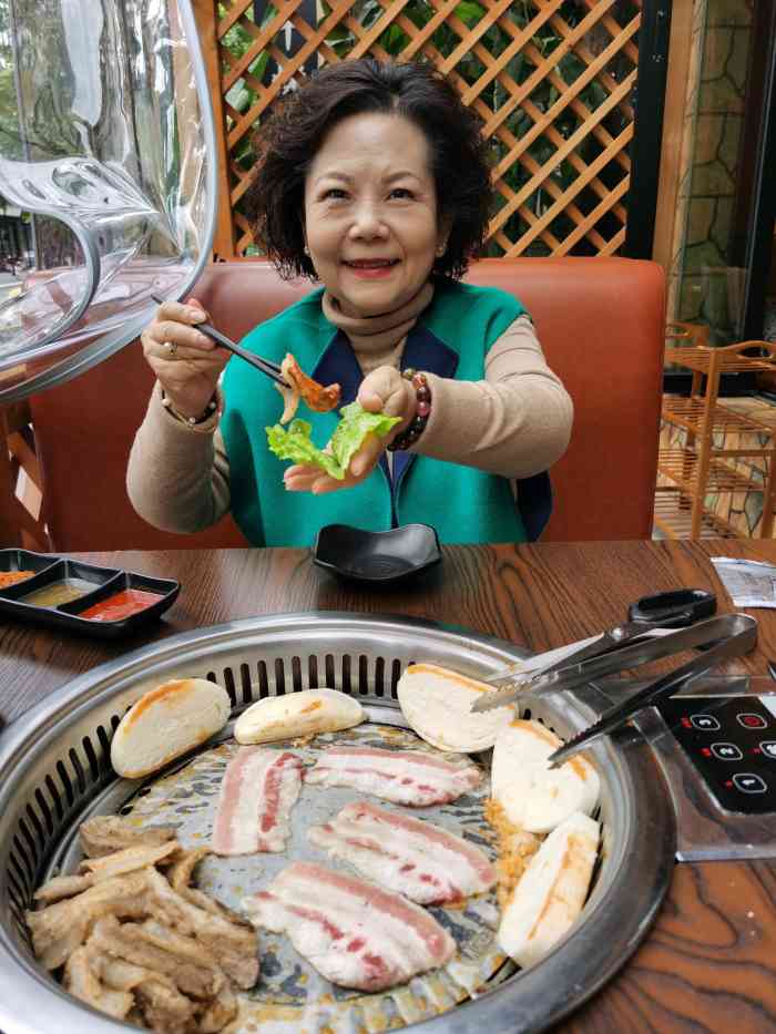 雅莉家烤肉馆(西村店)-"首先感谢抽中霸王餐.打电话预约好时间就过.