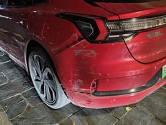 -鲨鱼皮汽车凹陷玻璃修复(静安店)