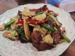 -始兴县农家小院餐馆