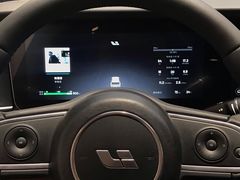 -理想汽车(世纪汇店)